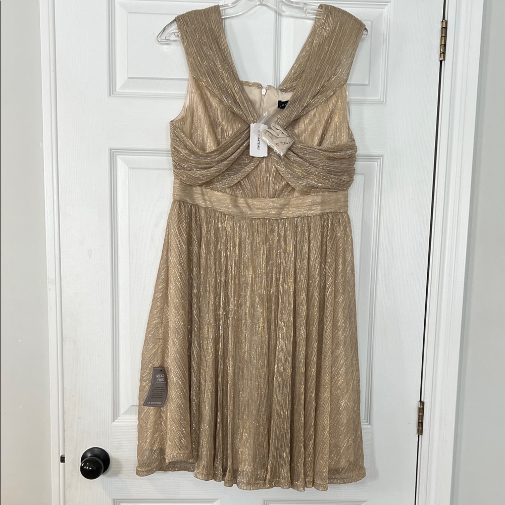Le Chateau Gold Textured Midi Dress - Picture 1 of 4